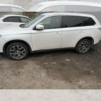 Mitsubishi Outlander 2.4 CVT, 2014, 198 000 км, с пробегом, цена 2 179 000 руб.