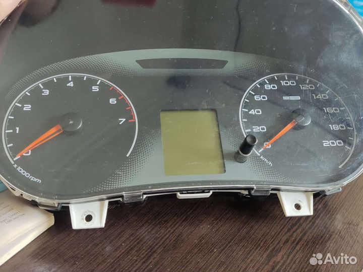 Щиток приборов гранта