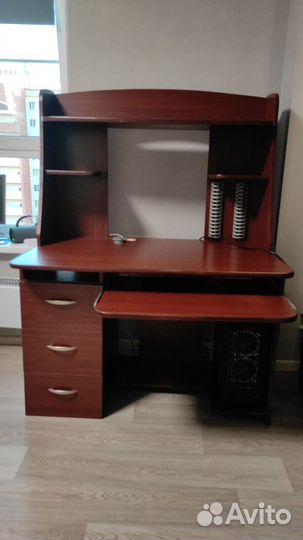 Компьютерный стол