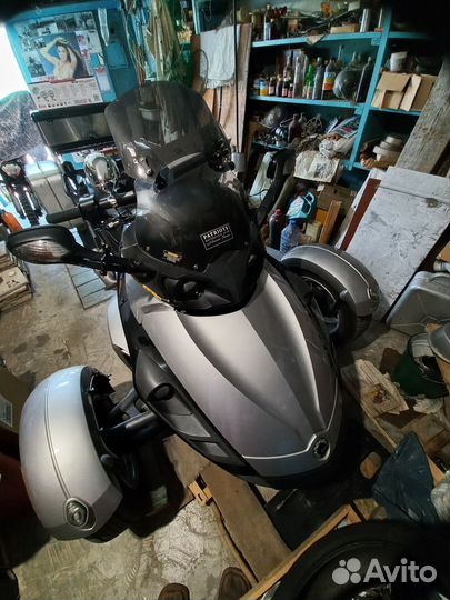 BRP CAN-AM spyder
