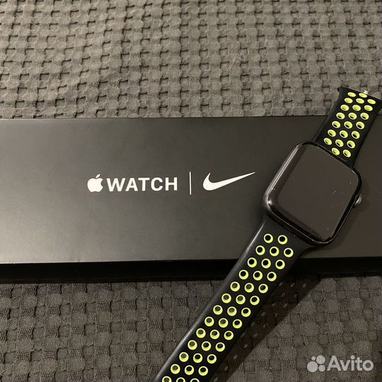 Apple watch series 6 44mm Nike