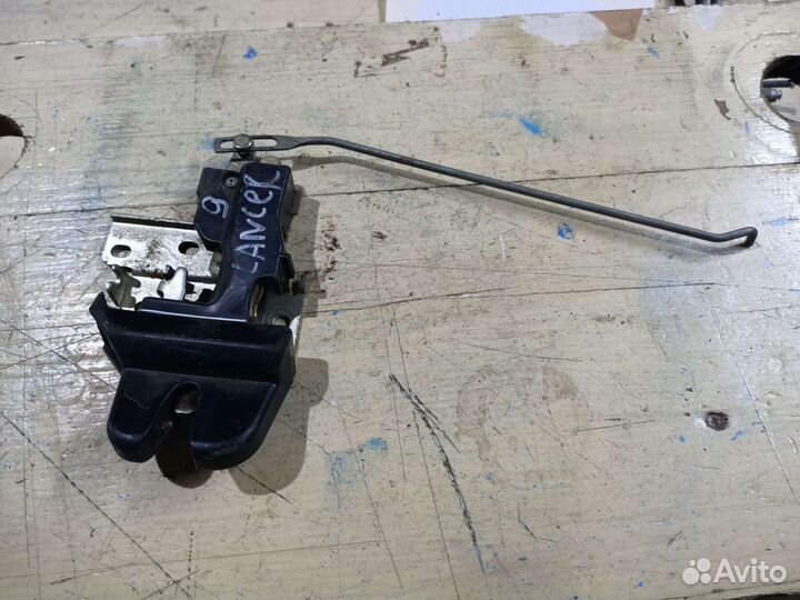 Замок багажника Mitsubishi Lancer 9