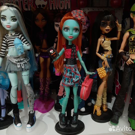 Кукла Монстер Хай Лорна Макнесси