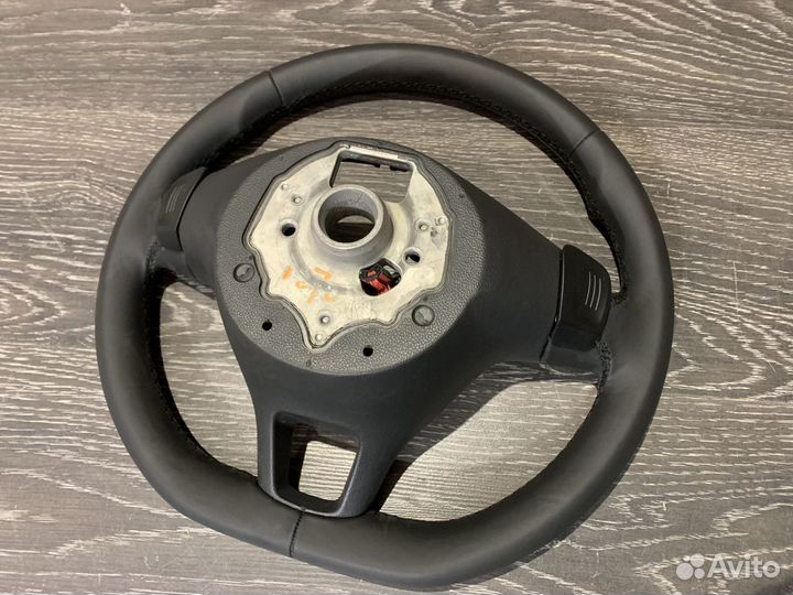 Руль VW с подогревом и лепестками Tiguan ll