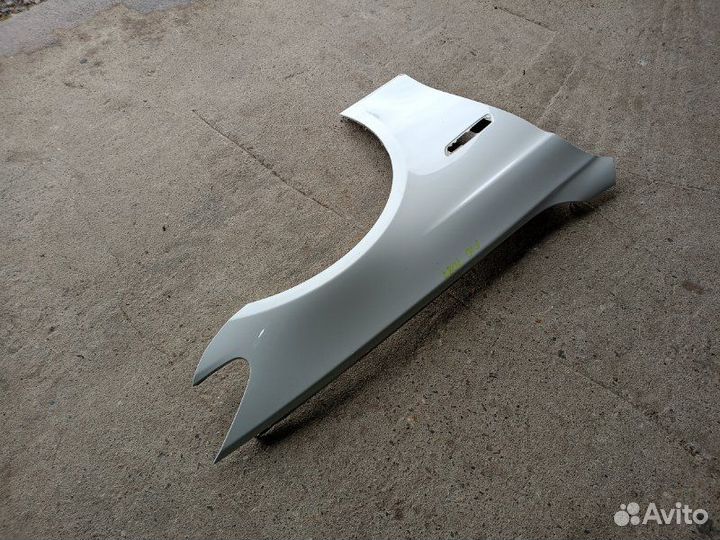 Крыло переднее правое Bmw 523 F10 N52B25A 2010