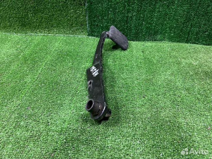 Педаль тормоза Renault Megane хэтчбек 1 2012