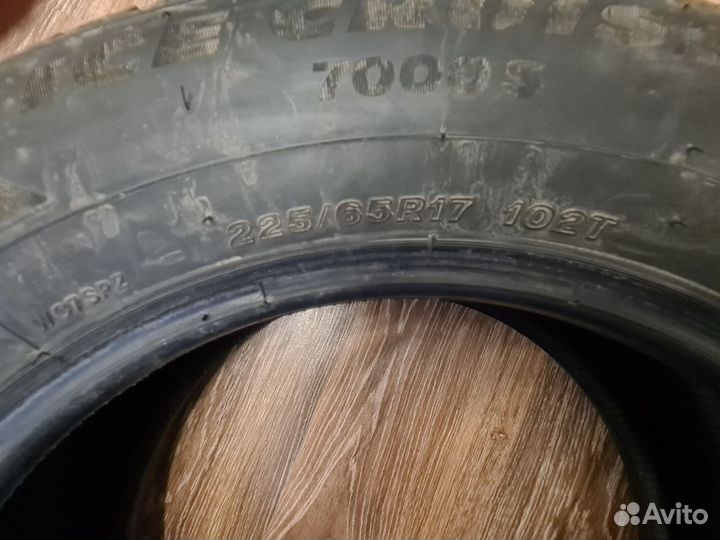 Bridgestone Ice Cruiser 7000S 225/65 R17 102T