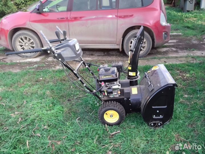 Снегоуборщик Champion ST762E