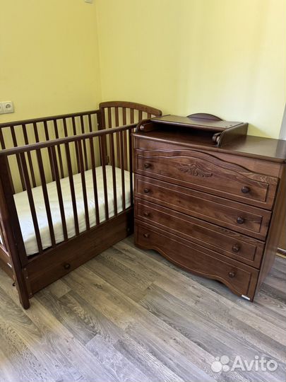 Кроватка и комод гандылян
