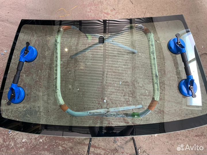 Стекло лобовое Suzuki Grand Vitara