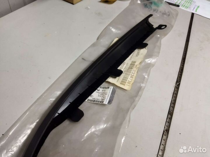 Спойлер переднего бампера правый Opel Astra J GTC