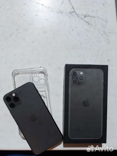 Телефон iPhone 11 про