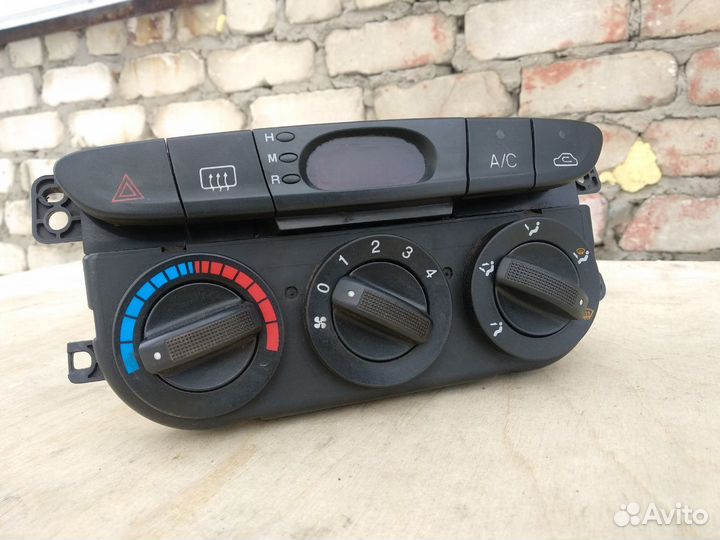 Блок управления печкой Kia Sportage 1