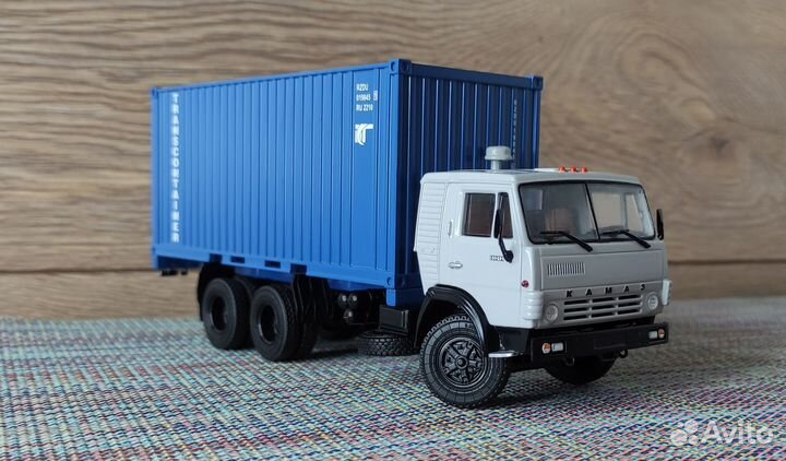 Камаз-53212 контейнеровоз, синий контейнер, 1/43