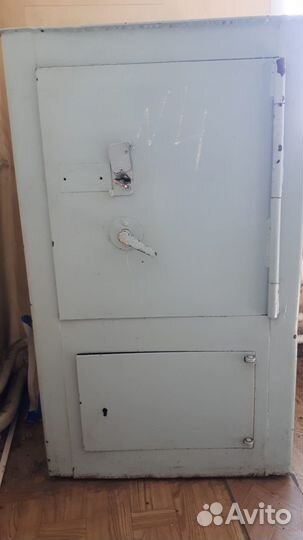 Шкаф металлический б/у