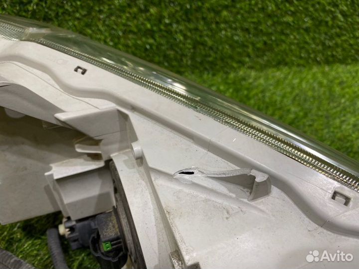 Фара передняя левая Toyota Allion ZRT265