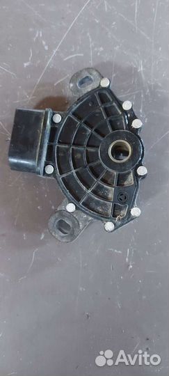 Датчик положения селектора на Volkswagen Passat B6