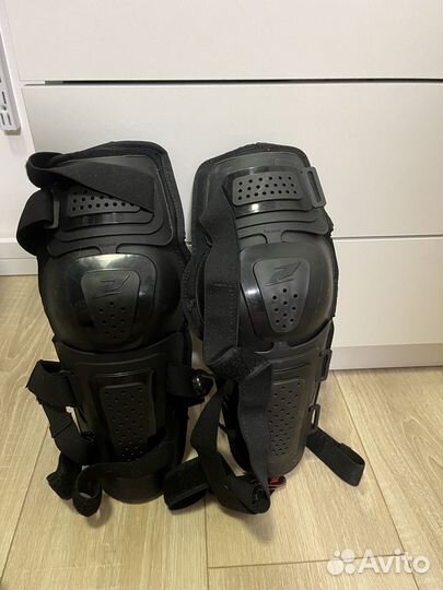 Наколенники