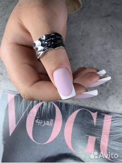 Маникюр педикюр