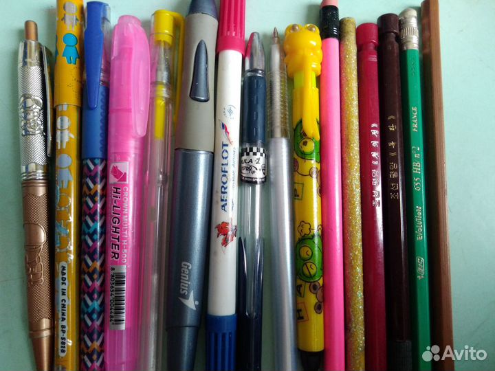 Ручки, карандаши, точилка, ножницы 90х в коллекцию