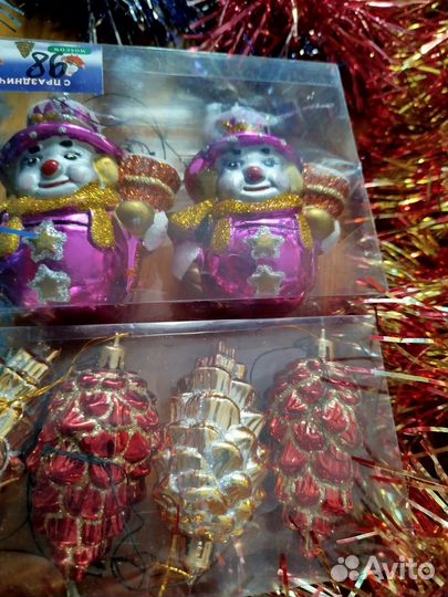 Новогодний набор игрушек, мишуры