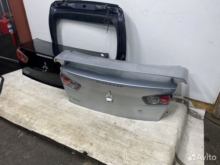 Крышка багажника Mitsubishi Lancer 10