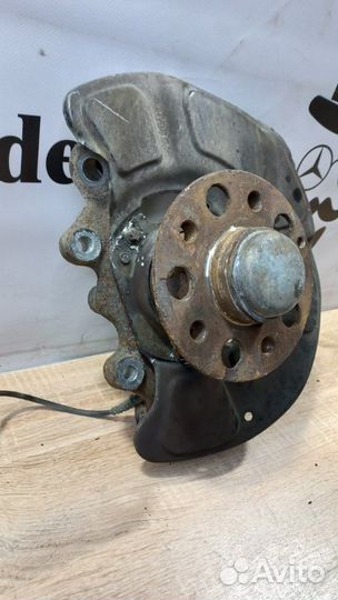 Кулак передний левый Mercedes-Benz E-Class W212 W