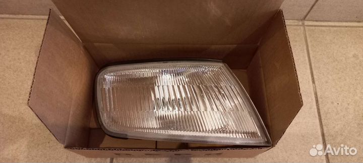 Поворотник правый Honda Accord