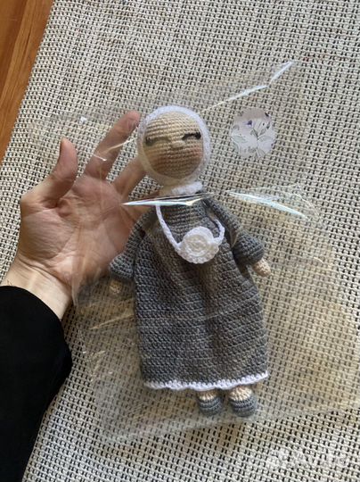 Вязаная кукла в хиджабе ручной работы