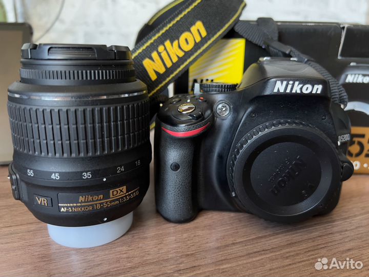 Фотоаппарат Nikon d5200 Kit 18-55 DX(пробег 16300)