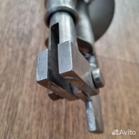 Бур рыболовный титановый