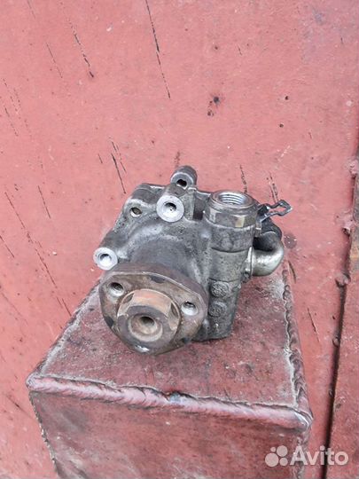 Насос гидроусилителя руля Гольф-4 Бора