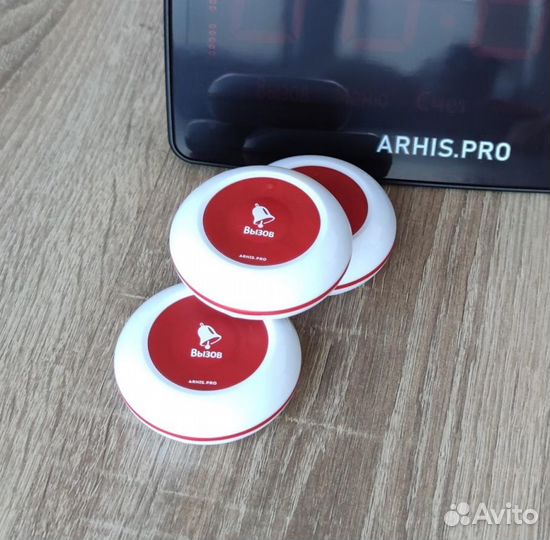 Кнпока вызова официанта и табло отображения вызова