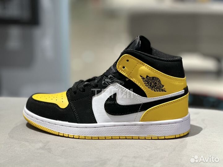 Кроссовки Nike Air Jordan 1 Mid Yellow Toe Black