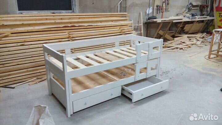 Кровать с выкатным спальным местом