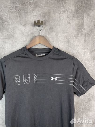 Футболка Under Armour размер М оригинал