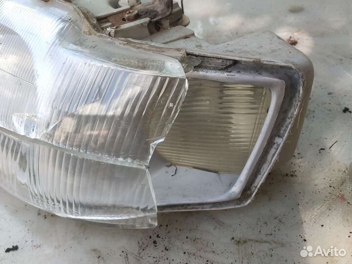 Битая фара левая форд эскорт 5 рест