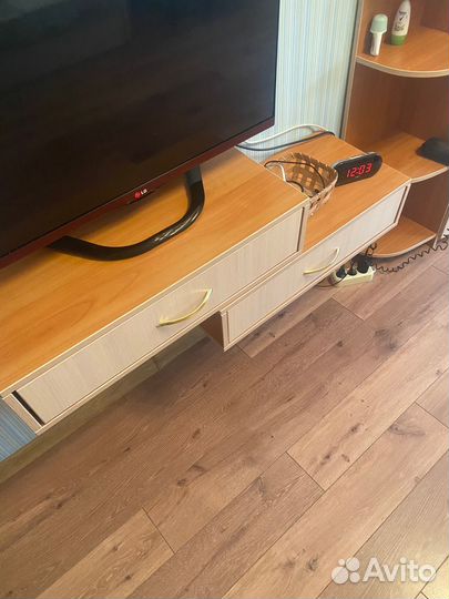 Продаётся полка под телевизор