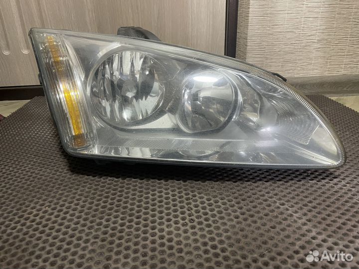 Фара передняя правая на ford focus 2