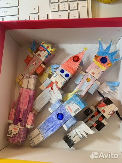 Фигурки персонажей из Майнкрафта