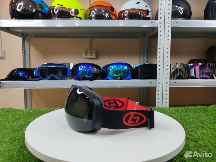 Стильные и практичные очки для горных лыж