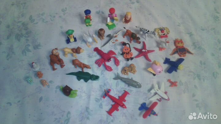 Машинки, животные киндер сюрпризы и модельки