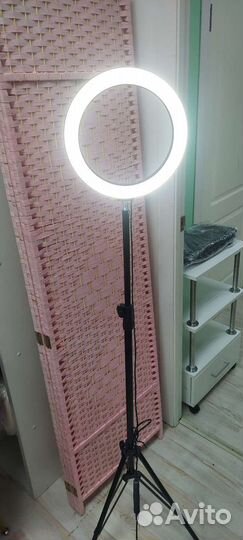 Кольцевая лампа со штативом