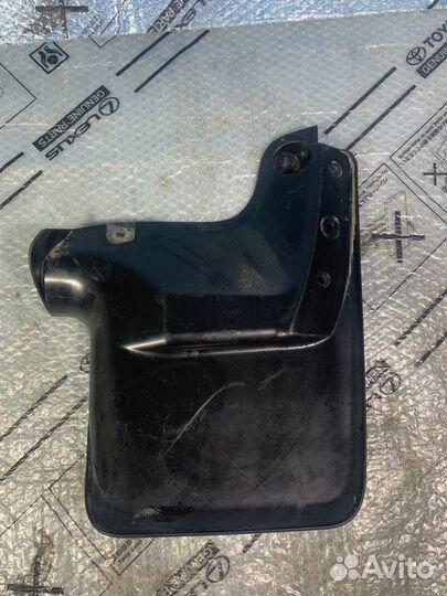 Брызговик задний левый Toyota Fortuner 2015