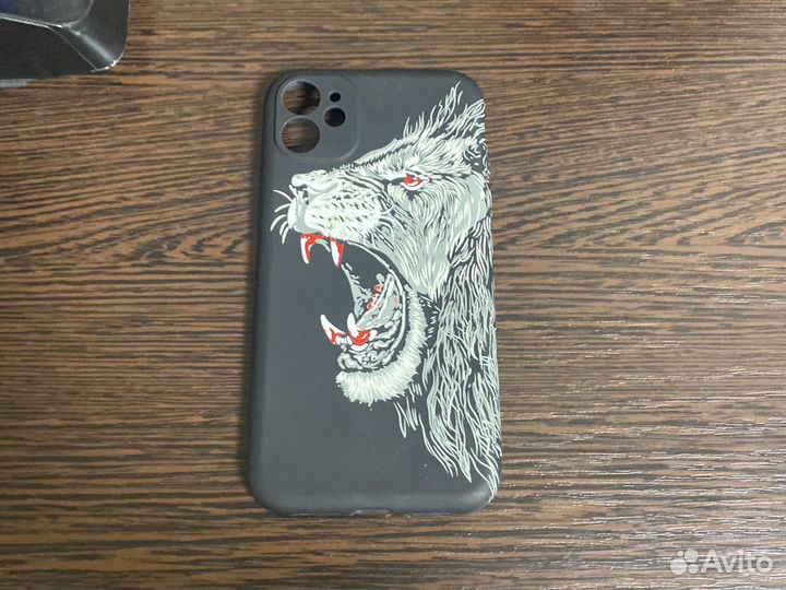 Чехол на iPhone 11