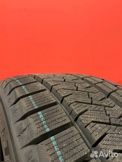Triangle PL02 225/40 R18 92V