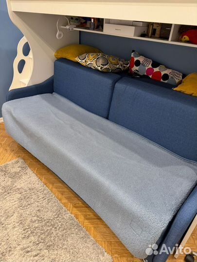 Детская двухярусная кровать с диваном