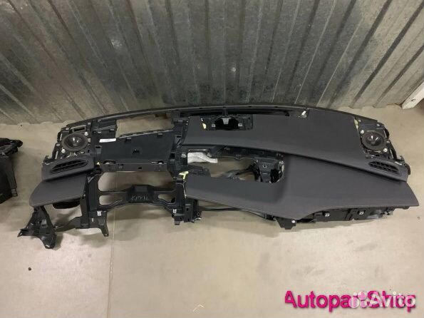 Торпедо Lexus UX 2018-2024