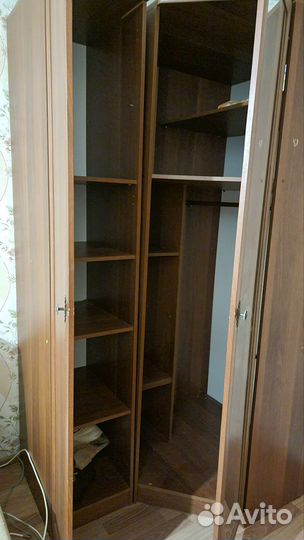 Угловой шкаф