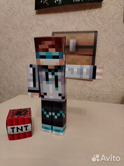 Майнкрафт фигурка, лололошка и динамит